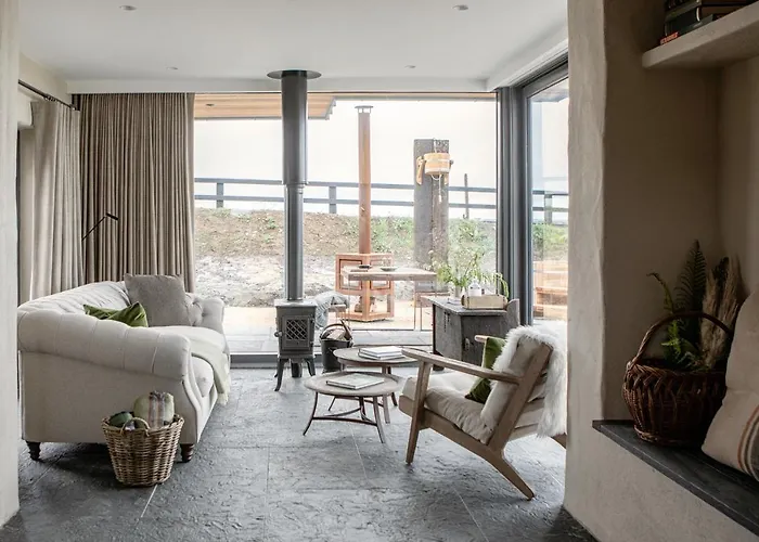 Gate Lodge@white * Milltown Malbay